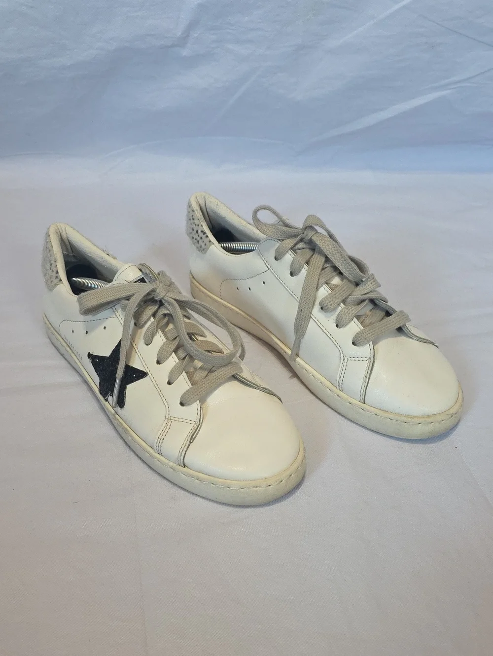 Vintage Havana Carla Sneaker White Cheetah Black Star Faux Fur Heel Tab 8.5